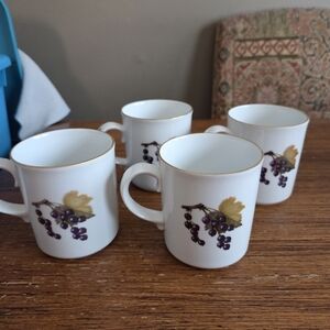 Royal Worcester Evesham set of 4 mugs